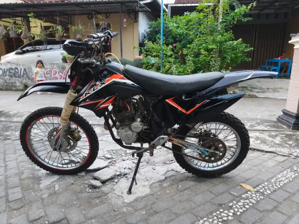 KLX basic Scorpio 225 CC THN 2008 plat A serang jabar