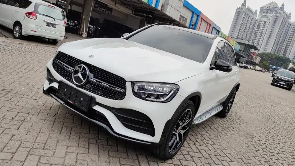 ODO 8 rb Mercedes Benz Glc200 AMG Line Night Edition 2022