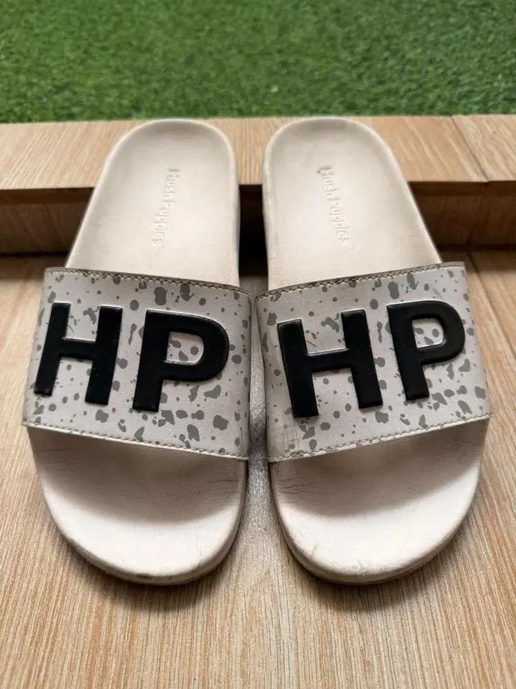 Sandal hush puppies