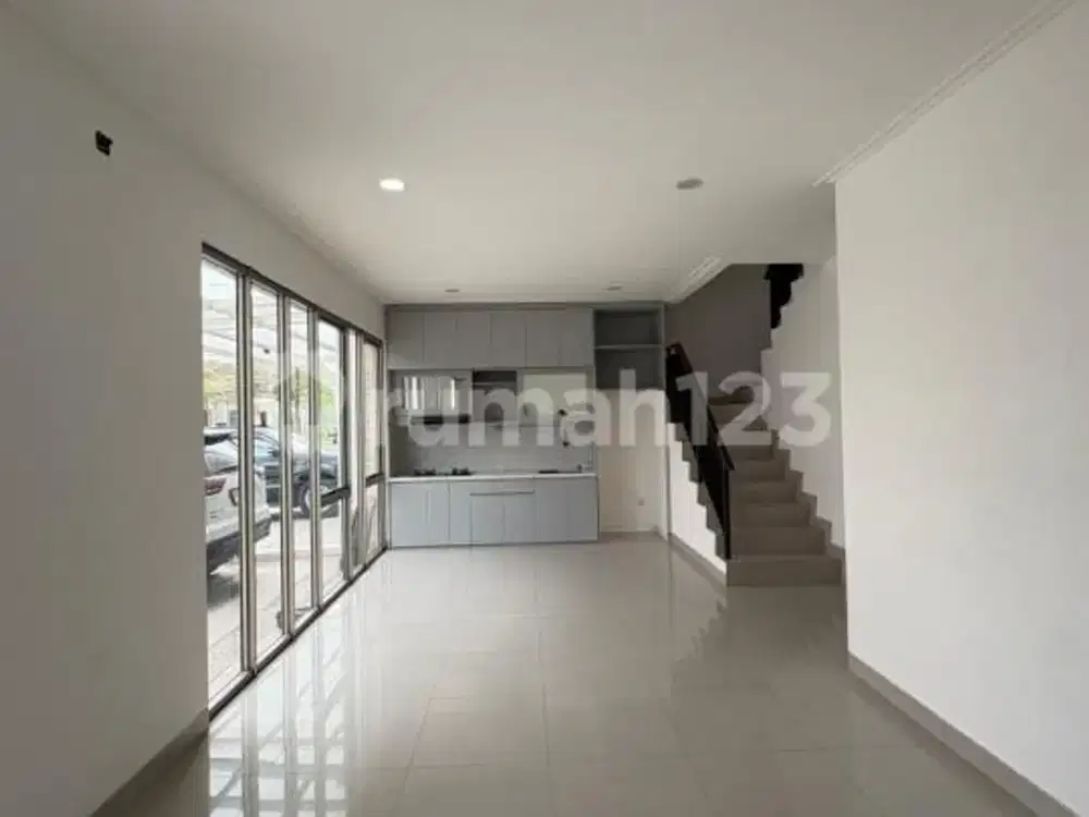 Disewakan Rumah PIK2 Luas 8x10 Kosongan Sudah ada Kitchen Set