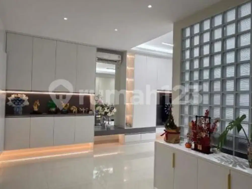 Dijual Rumah Furnish Kawasan Elit Cluster Violin Golf Island Pik