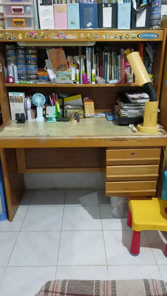 Meja Belajar bahan Kayu