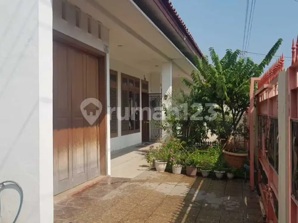 Rumah Siap Huni Dekat Sekolah Pius
