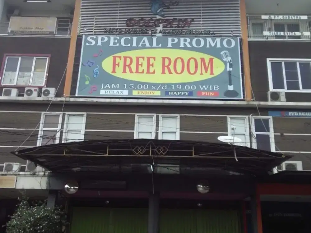 Dijual cepet dan disewakan ruko gandeng kalimalang  Full furnish ex karoke