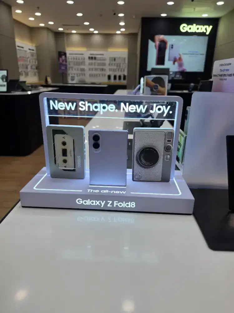 SAMSUNG FOLDABLE 8