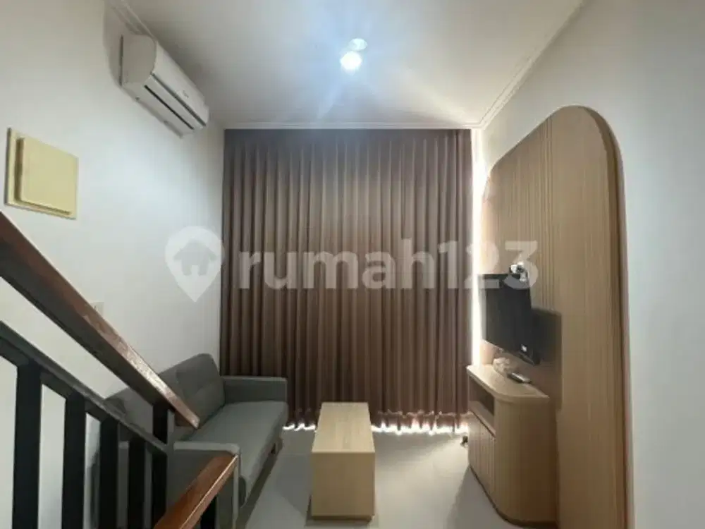 Disewakan Rumah 3 Lantai Pik2