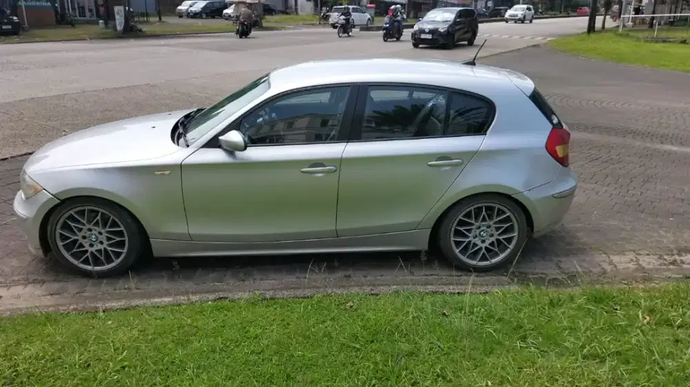 BMW 120i E87 silver metalic good condition rare item