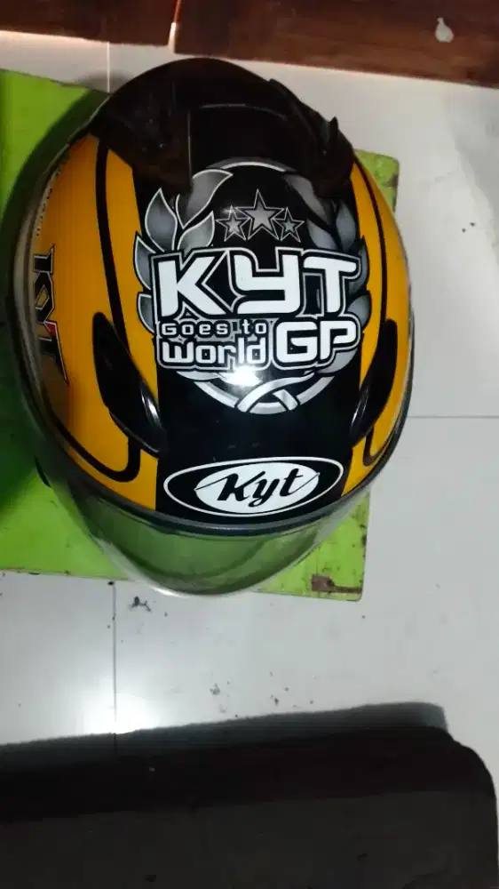 HELM KYT WORLD GP