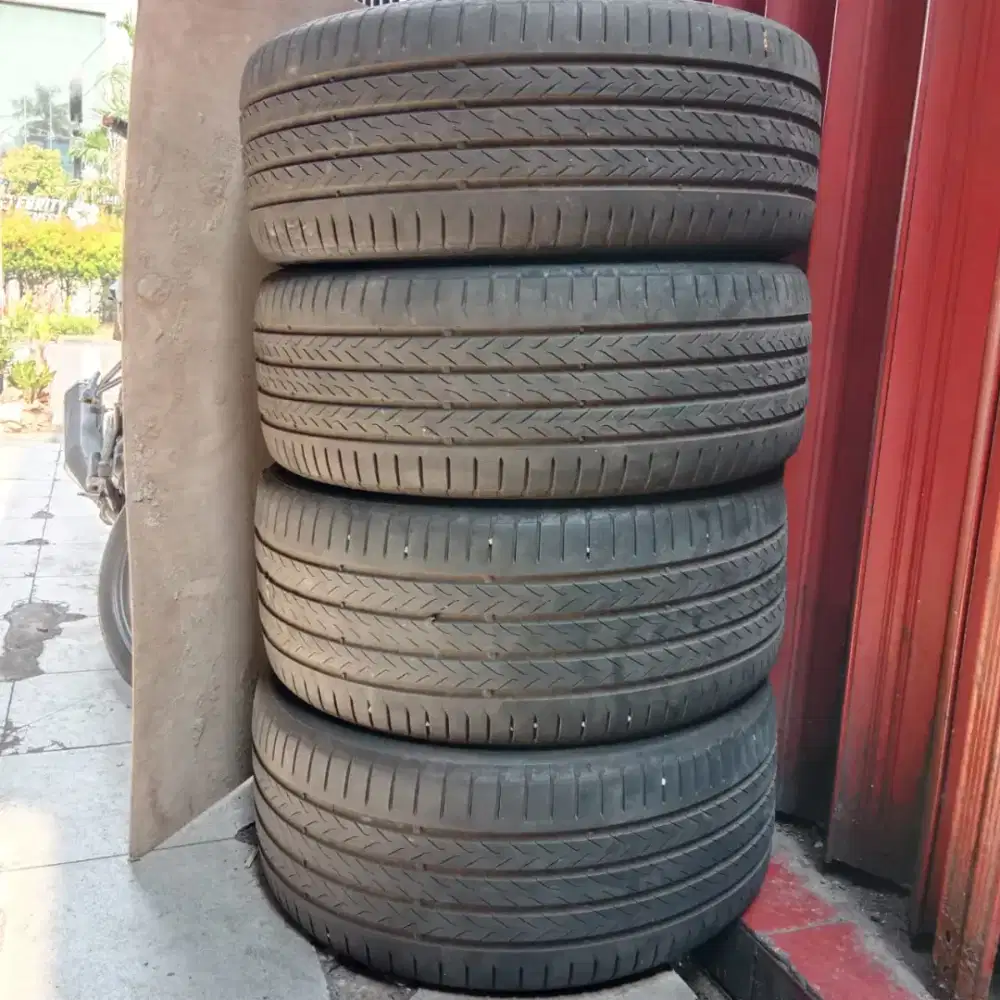 Continental 285 40 R20 & 255 45 R20