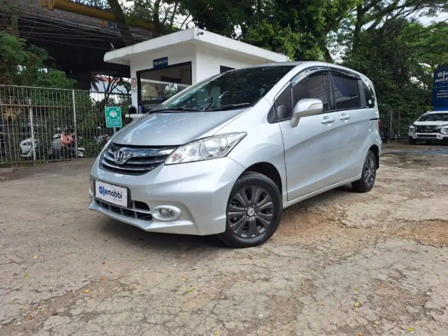 LOW DP Honda Freed 1.5 E Bensin-AT 2013 ABF