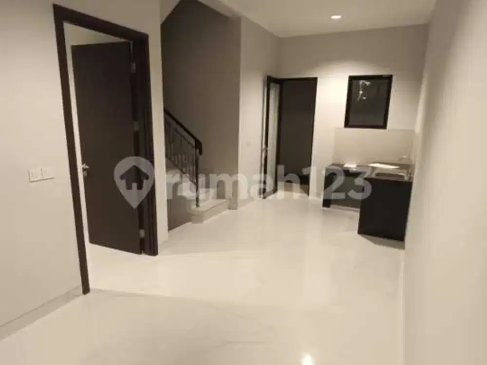 Disewa Rumah Pik 2 Murah 3 Kamar Bagus Kosongan Siap Huni