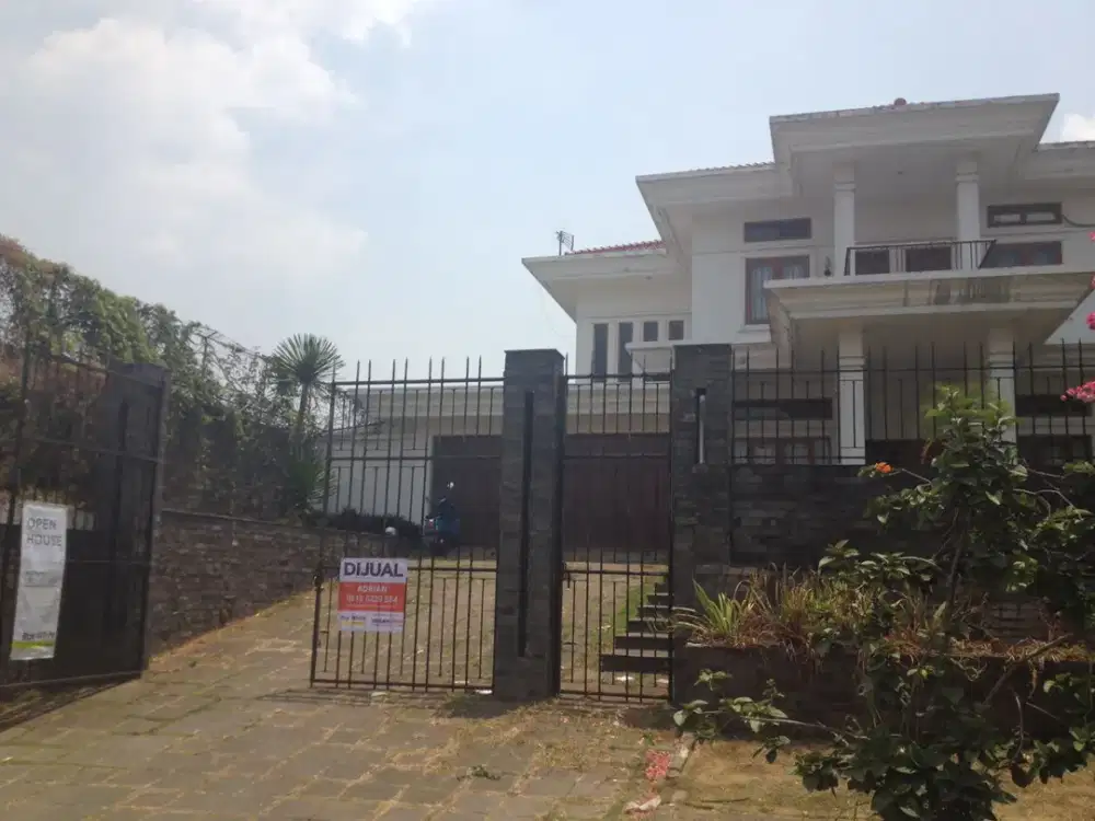 Rumah bagus danbesar di setiabudi regency