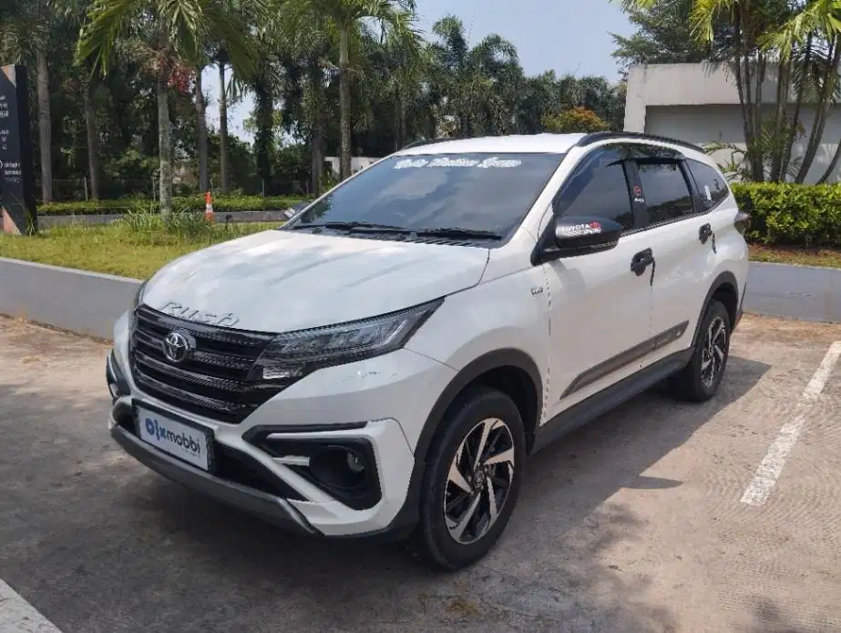 LOW DP Toyota Rush 1.5 GR Sport Bensin-AT 2023 4KG