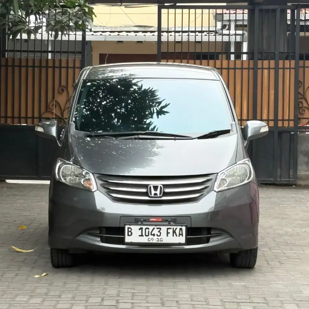 Honda Freed E PSD matic abu