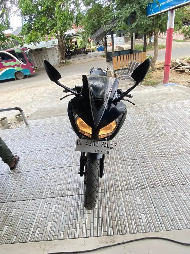 Honda cbr 150 r