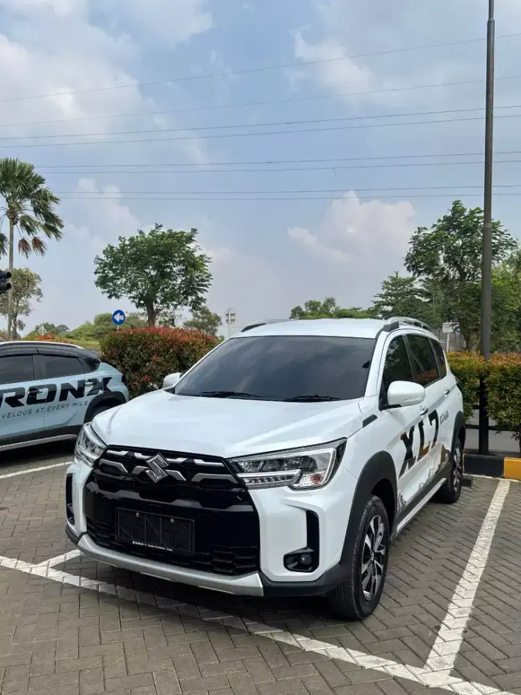 New XL7 1.5 Hybrid