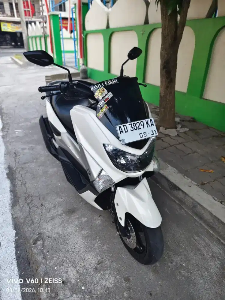 Nmax old warna putih
