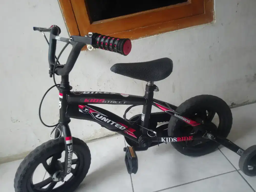 Sepeda anak uk 12 2unit