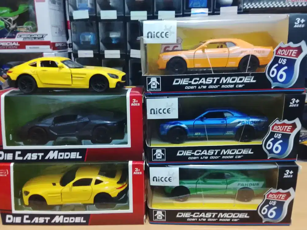 Diecast mobil sport skala 1.36