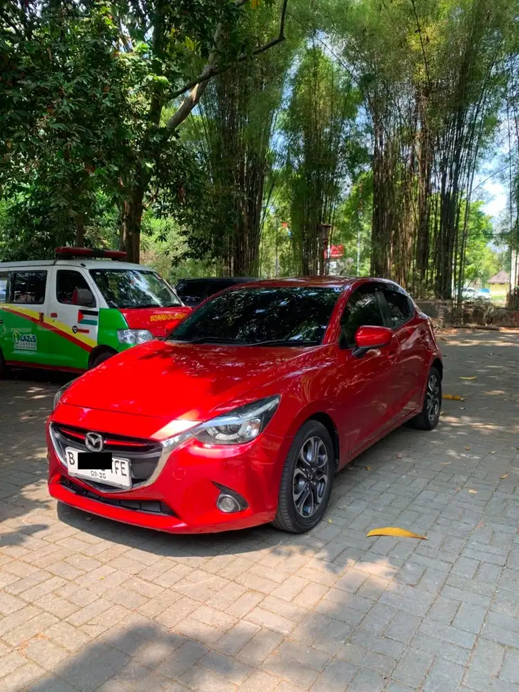 Mazda 2 R Skyactiv 2015 Red Candy