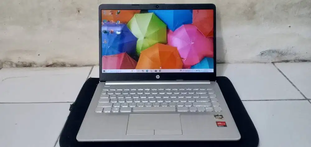 Laptop Hp 14s-dk, Ryzen 3 3250U VGA Radeon, RAM 8 SSD 512, NO MINUS