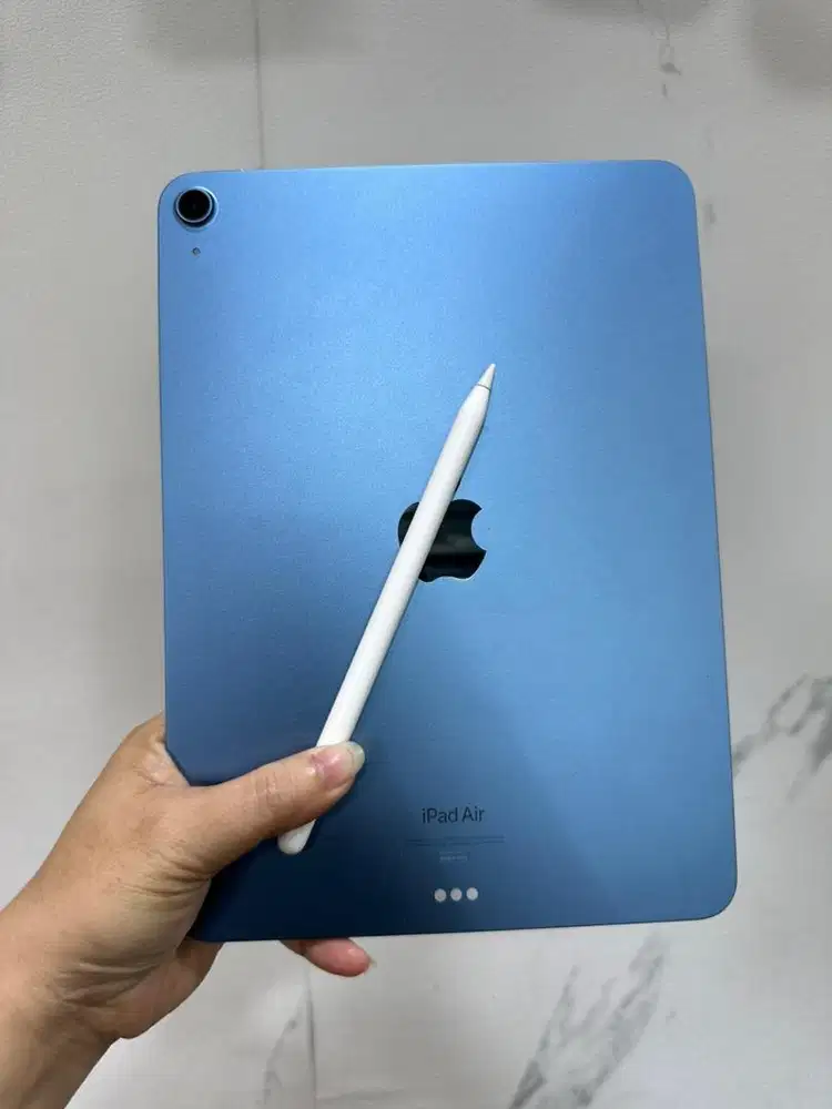 IPad Air 5 256GB Wifi Only Ex Garansi Resmi + Pencil Gen2 Unit Charger