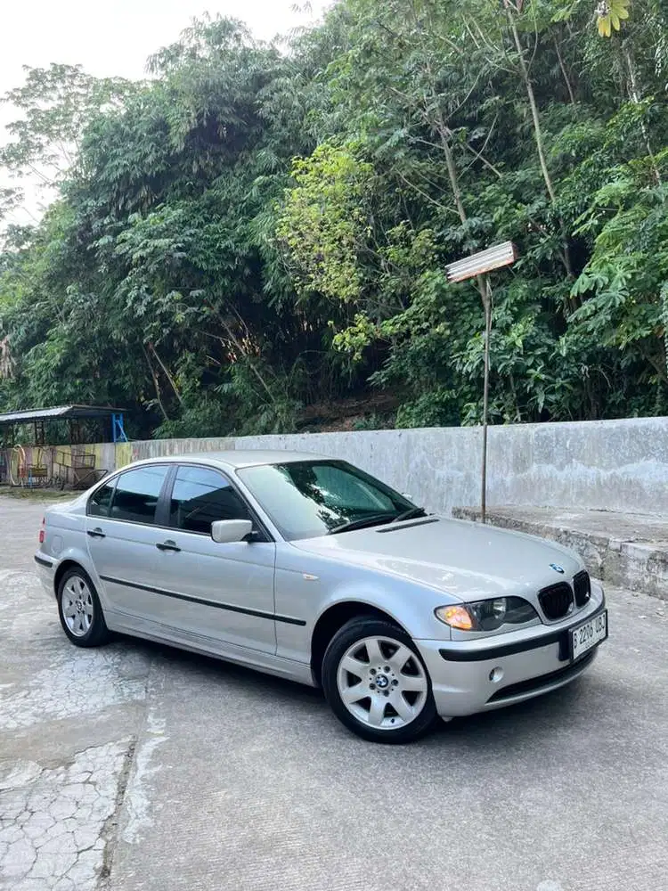 BMW 318i 2004 Bensin
