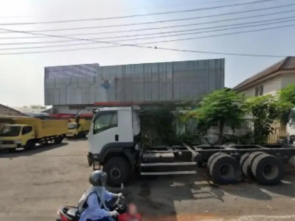 Gudang 2 Lantai Bagus di Raya Kedamean Lokasi Strategis
