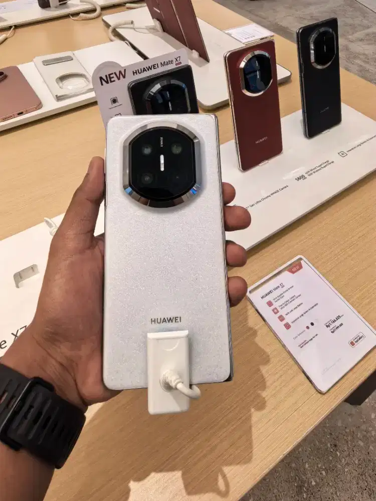Ready Huawei Mate X7