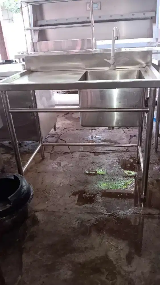 Sink 1 lobang sayap, include kran
Ukuran 100 x 60 x 82
Harga 2,5jt