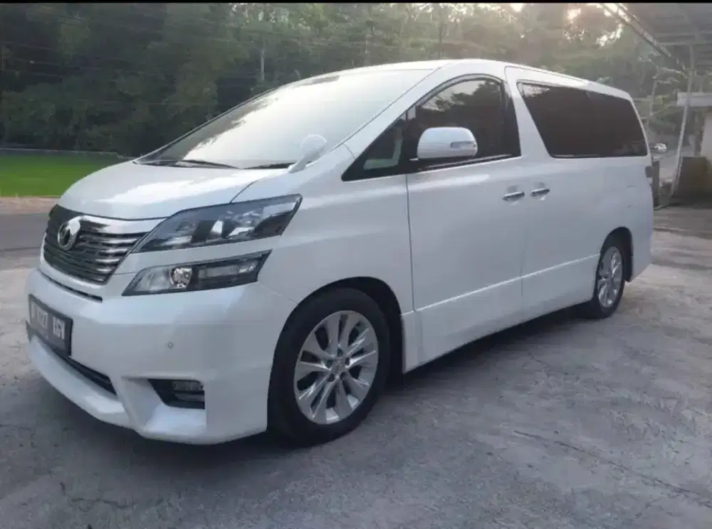 Toyota Vellfire ZG 2,4 Metik Km 82rb
