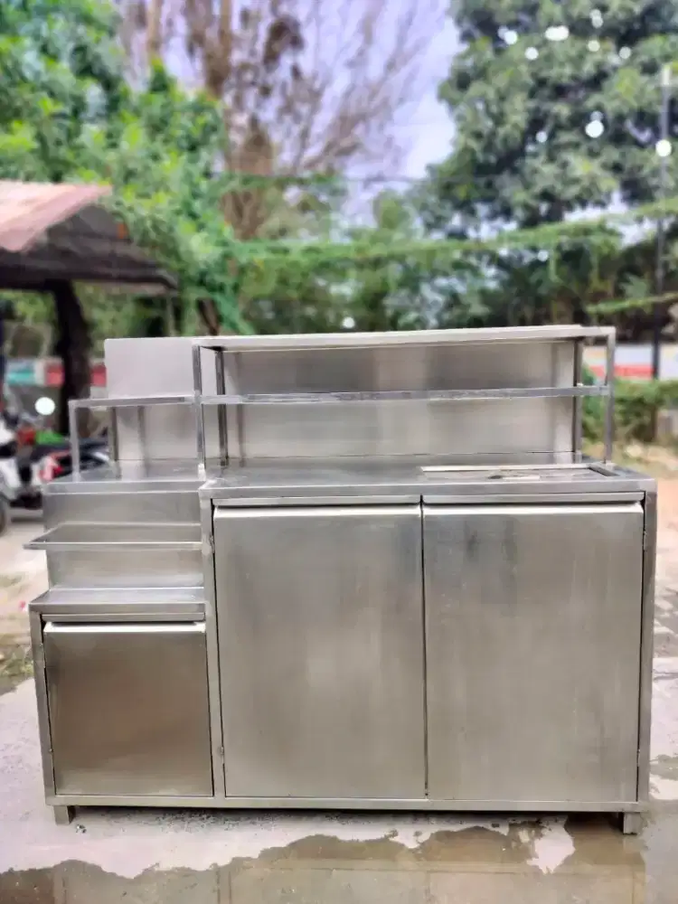 Kabinet station 
Ukuran P 165 L 62 T 97
Upper P 165 L 32 T 40