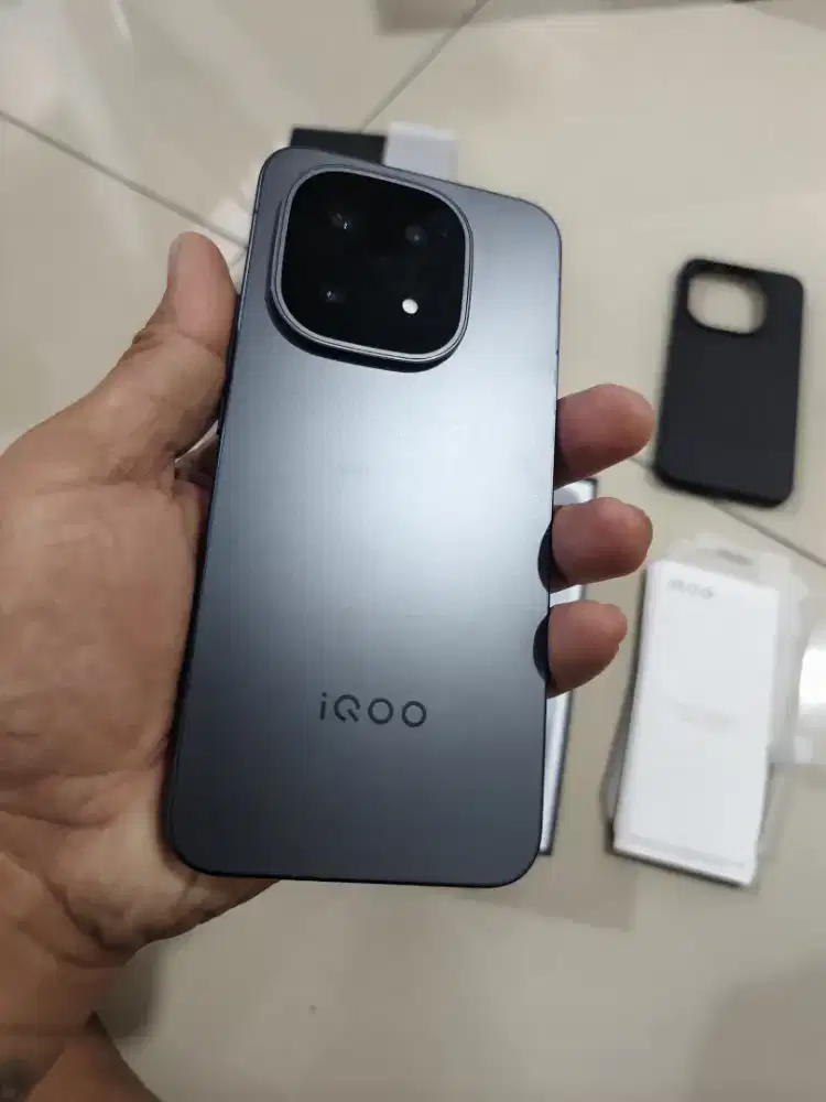 Iqoo 15 12/256 garansi panjang fullset no minus like new