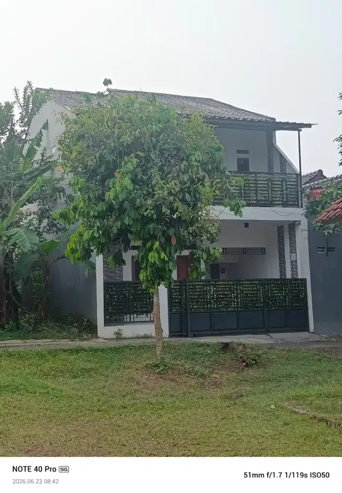 Rumah 2 lantai shm semi furnish views villa asri include barang