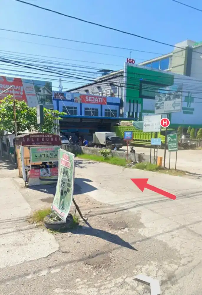 Di Jual Tanah dan Bangunan di Jl. Soekarno Hatta/Jl. Cengkeh