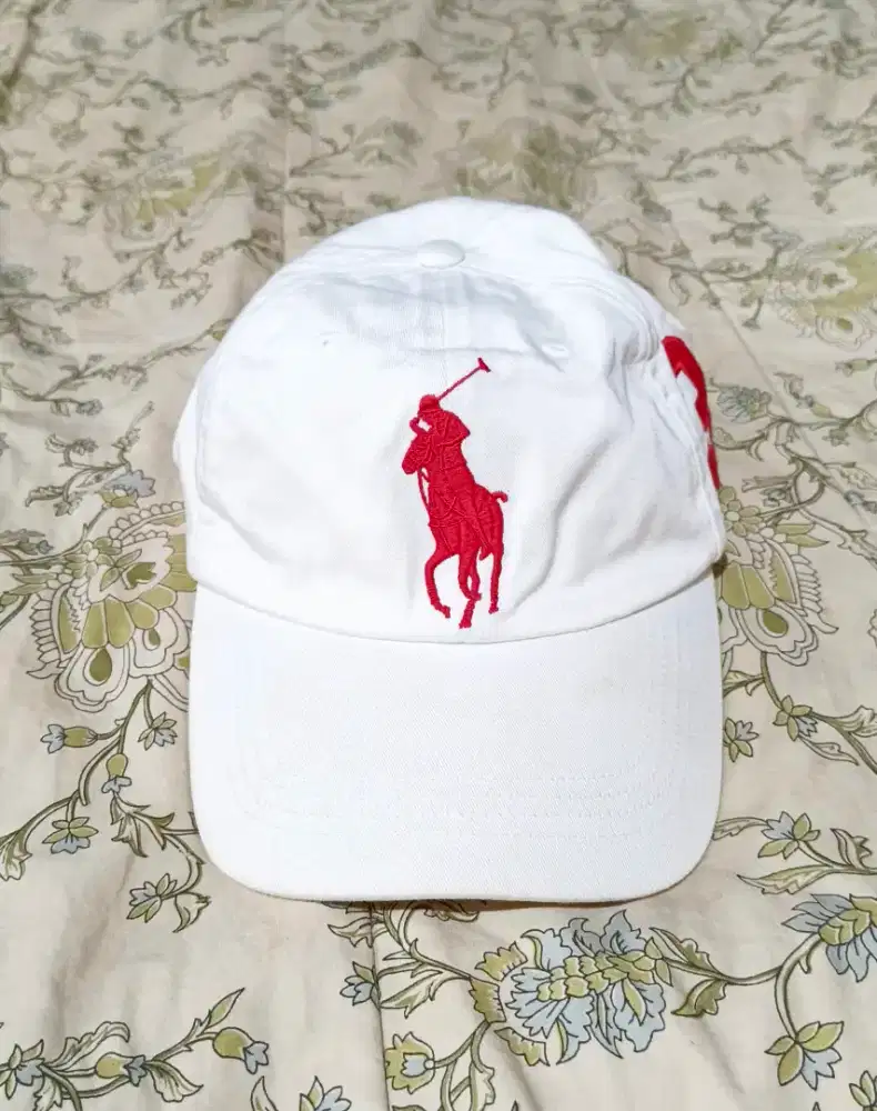 Caps white polo red big logo