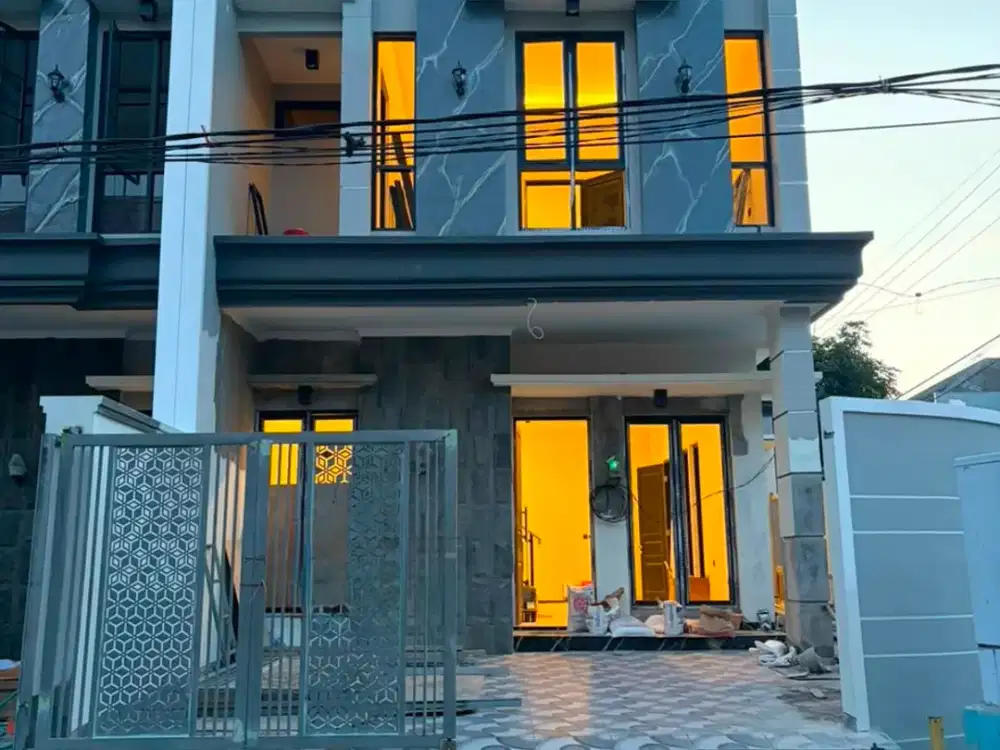 Rumah American Classic Lebar 8 meter, Row jalan 3 mobil, Perumahan Babatan Pantai