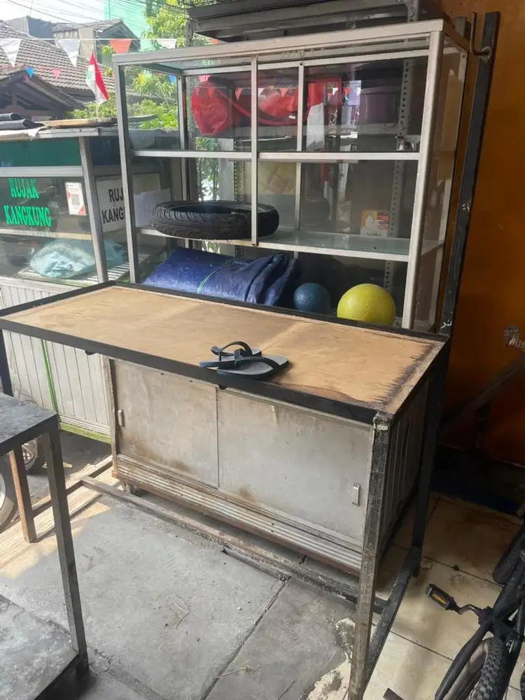 meja besi bekas setrika uap laundry