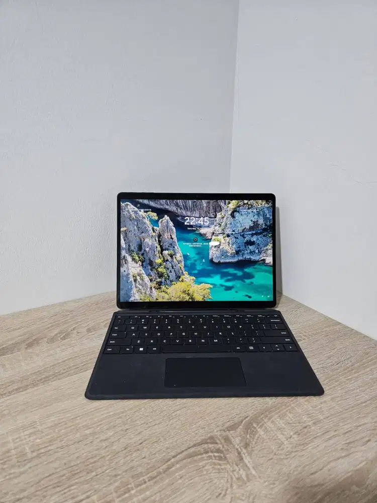 Microsoft Surface Pro 9 i5 Intel 12th Gen 8GB 256GB + Keyboard + Pen