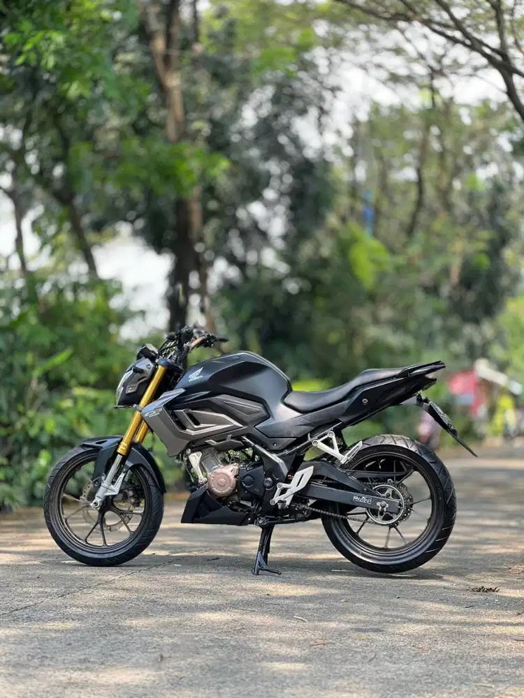HONDA NEW CB150R BLACK 2021 KM RENDAH PAJAK PANJANG FULL ORI
