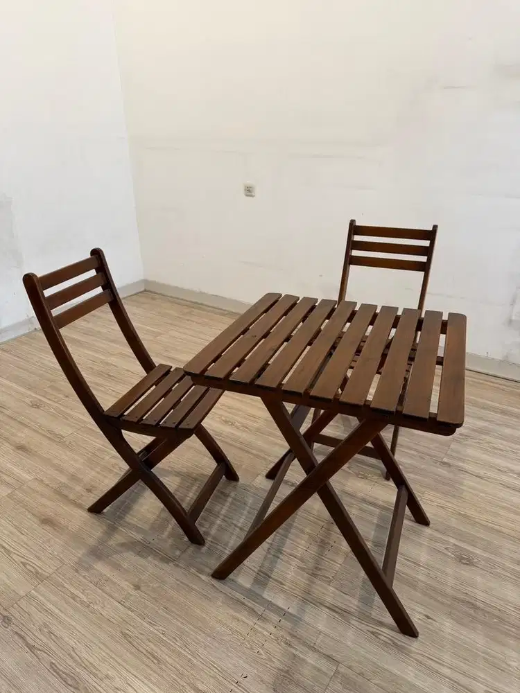 Meja dan Kursi Taman bahan Kayu