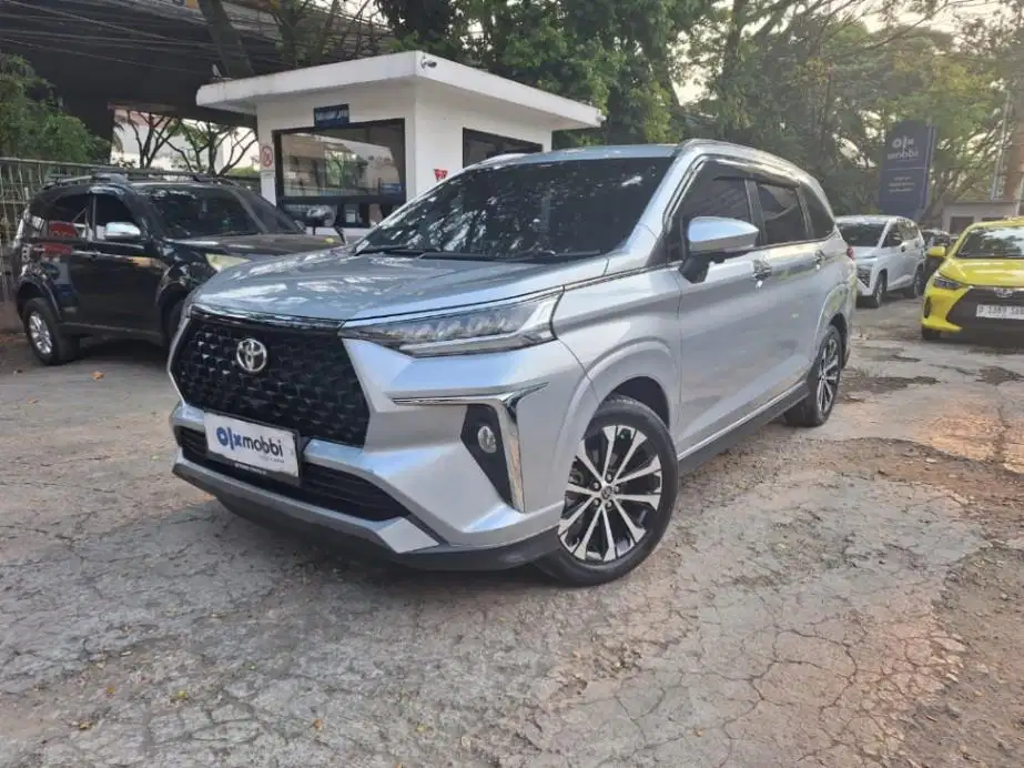 LOW DP Toyota Avanza 1.5 New Veloz Q Bensin-AT 2022 YCL