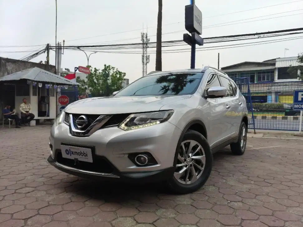 DP Murah Nissan Xtrail  2.5 Bensin-AT 2015 Silver
