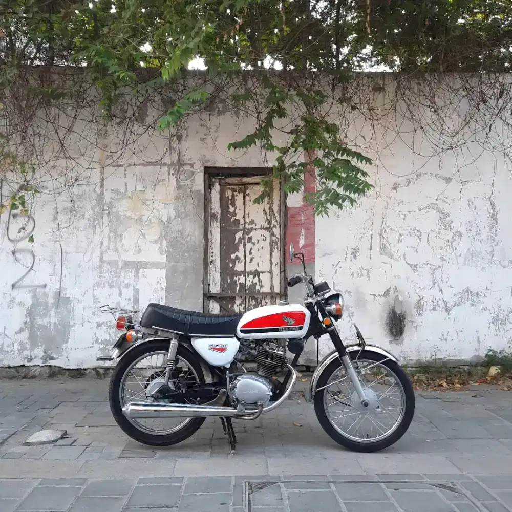Honda cb 100 k2 Gelatik 1973 lengkap