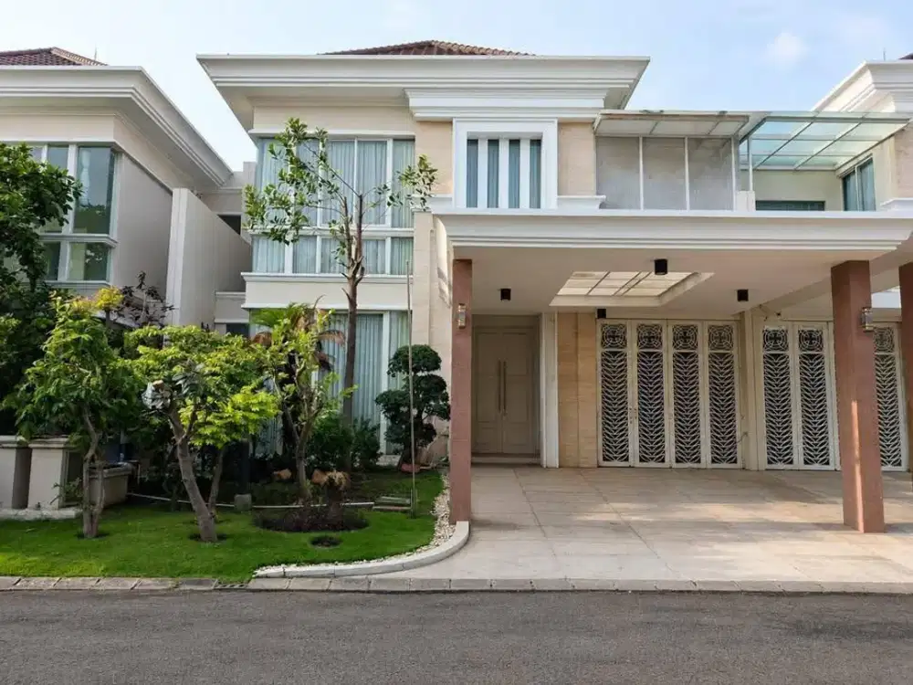 Rumah La Riz Wood Pakuwon Indah Minimalis Hadap Utara