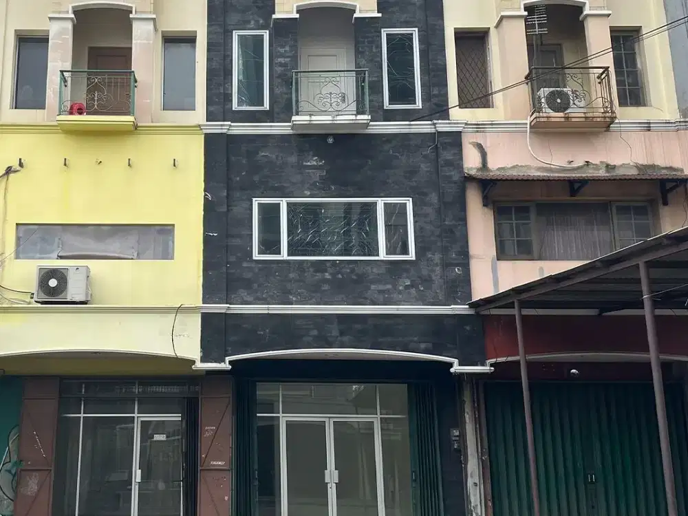 Lokasi Bisnis Premium! Ruko 3 Lantai Pinggir Jalan Utama RC Veteran, Pesanggrahan, Jakarta Selatan