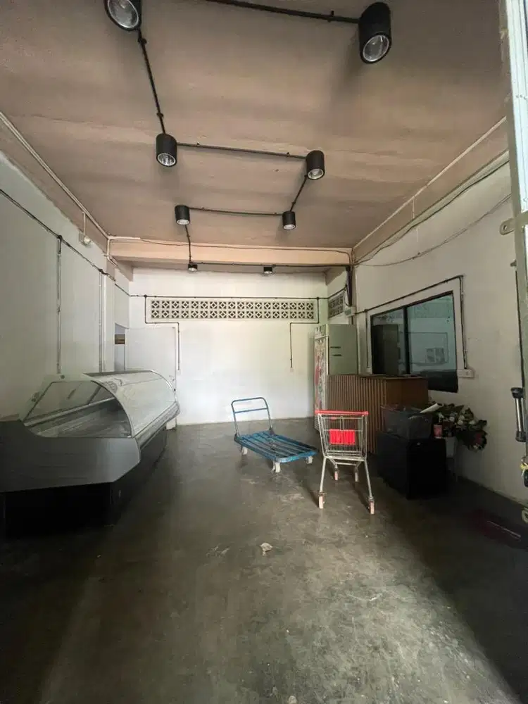 Dijual Gudang & Kantor Komersial 3 Lantai di Bengkong Batam, Strategis