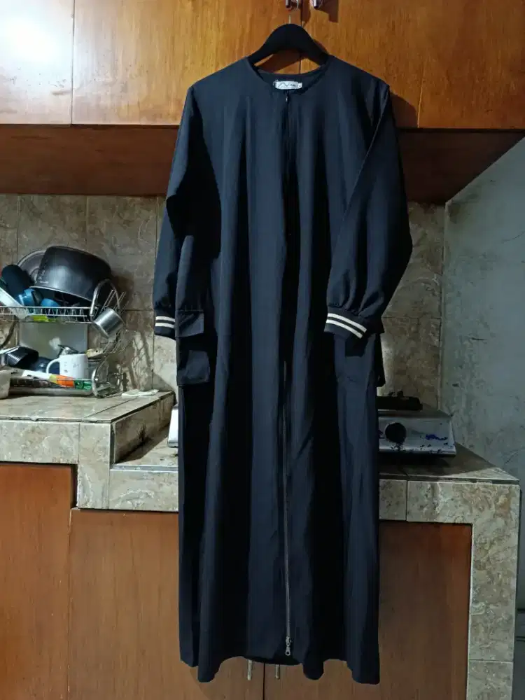Abaya Hitam (Preloved Cabél)
