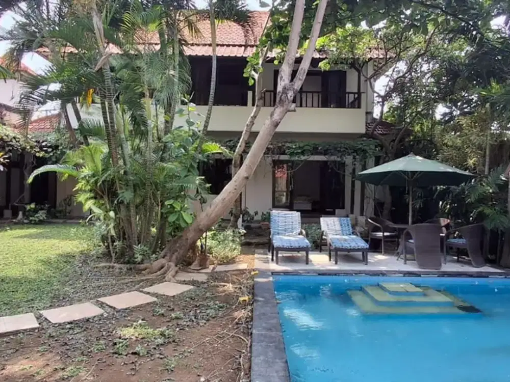Tanah bonus villa 4 bedroom Dijual, di Umalas