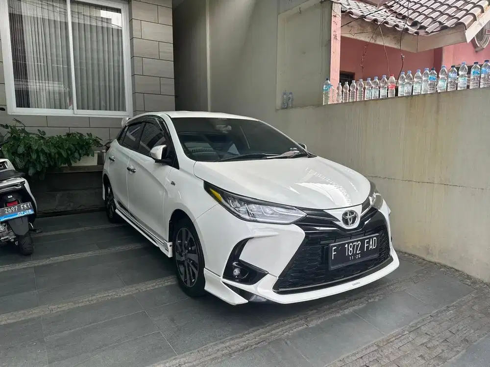 Yaris GR 2021 white